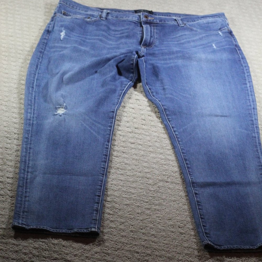 Lucky Brands 410 Athletic Fit Blue Jeans 42x32 tag (Actual 42x31)